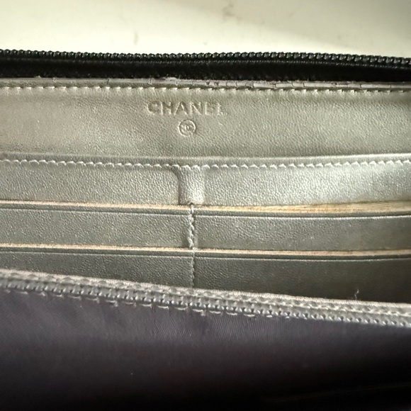 Chanel Camellia Zipper Wallet Bag Black - Picture 9 of 15